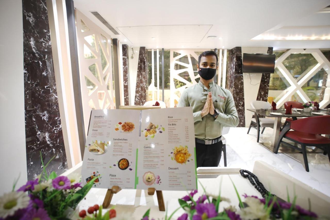 The Byke Suraj Plaza Pure Veg, Thane Buitenkant foto