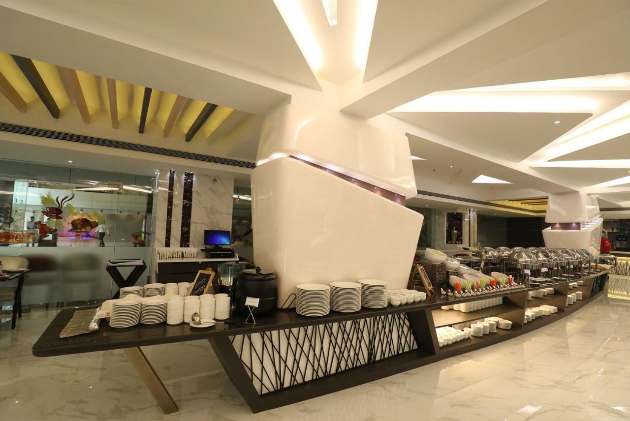 The Byke Suraj Plaza Pure Veg, Thane Buitenkant foto