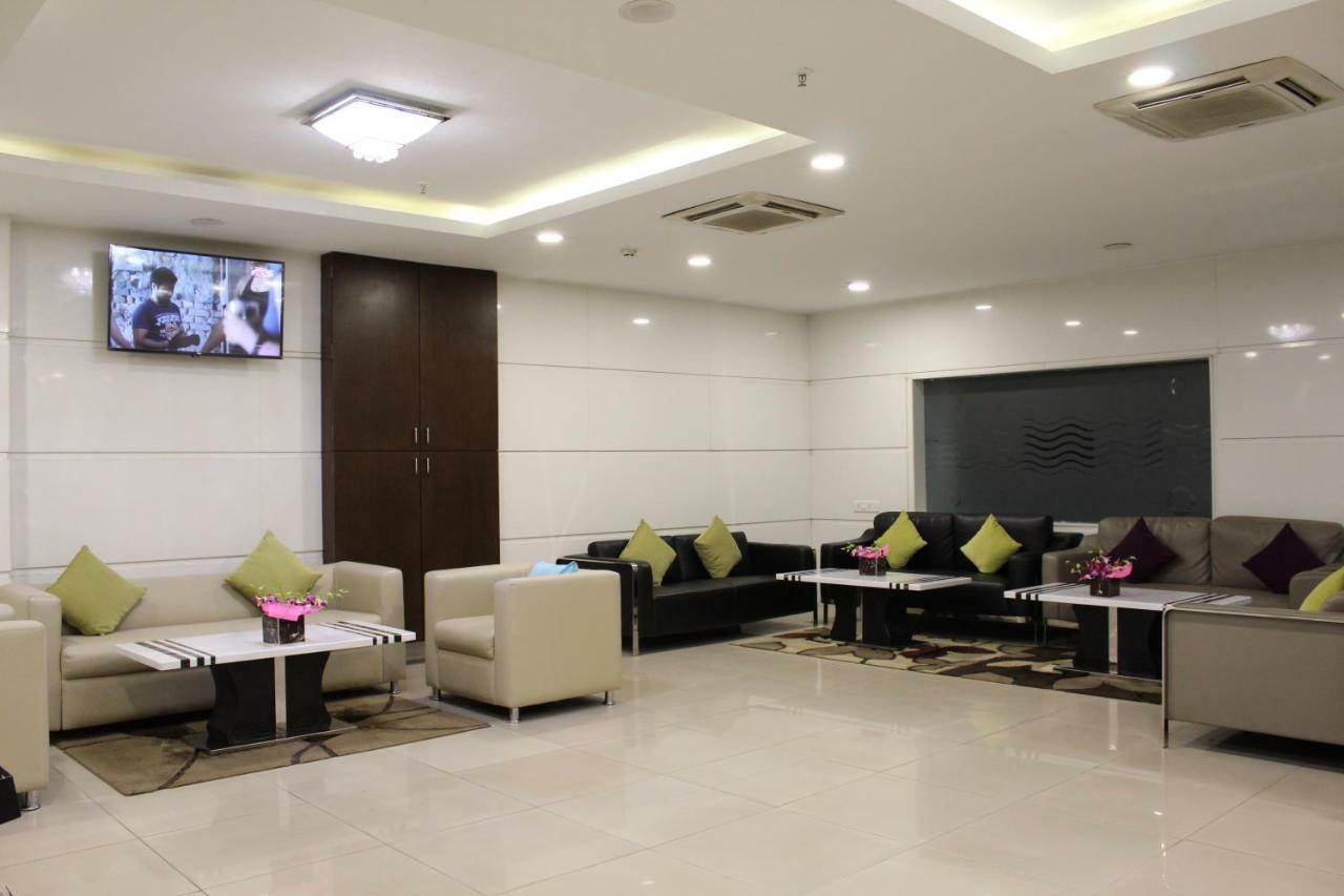 The Byke Suraj Plaza Pure Veg, Thane Buitenkant foto